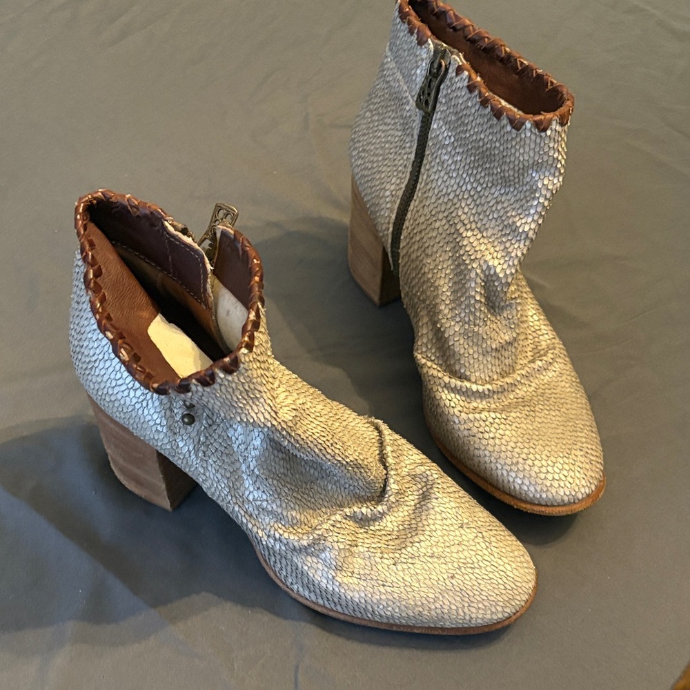 Beautiful pair is A.S.98 boots!! 3 inch heel.Hardly worn.Need a good home!